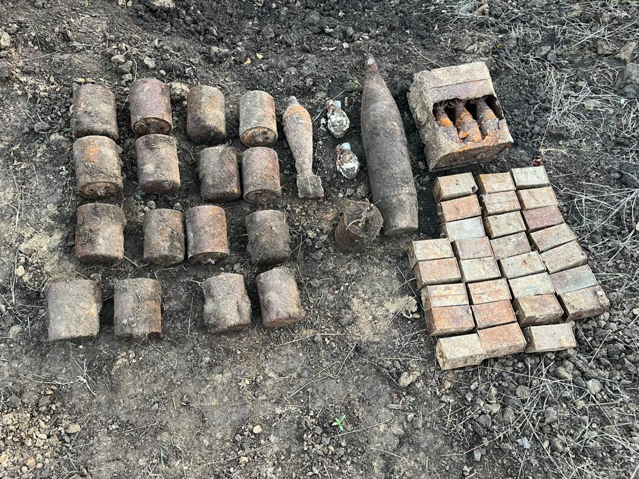 Geniștii Armatei Naționale au neutralizat 79 de obiecte explozive în luna noiembrie.