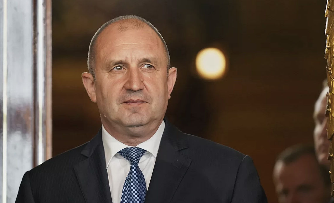 Президент Болгарии Румен Радев объявил досрочные парламентские выборы и назначил техническое правительство.