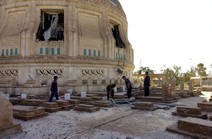 Могила отца Саддама Хусейна после взрыва в 2006 году. Фото: Bassim Daham / AP