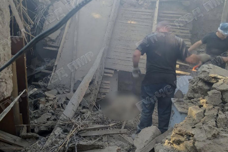 В Бендерах мужчина погиб под обломками потолка.