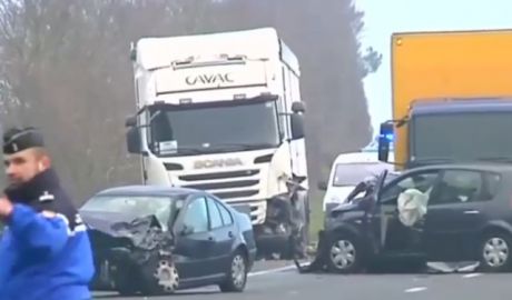 Carambol cu 50 de maşini în vestul Franţei. Foto: digi24.ro
