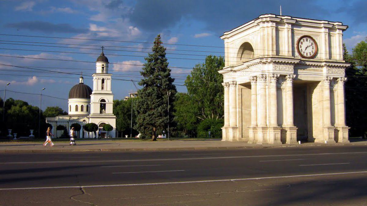 Митрополия Кишинева просит отдать в ее управление Триумфальную арку.