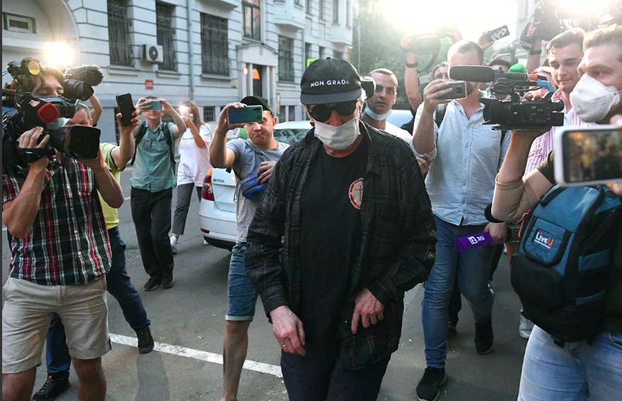 Устроившего смертельное ДТП Михаила Ефремова признали вменяемым.