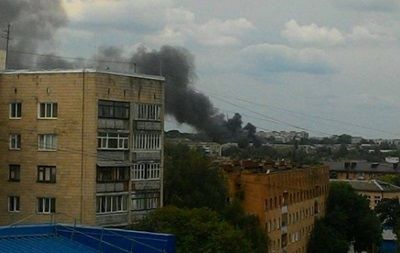 На место происшествия отправились пять пожарных машин.