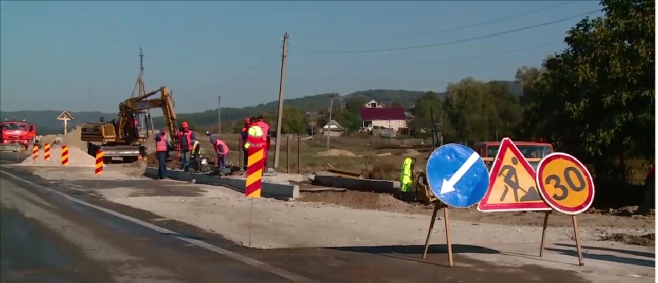O ștampilă stă în calea finalizării traseului Chișinău - Ungheni. Foto: captura video