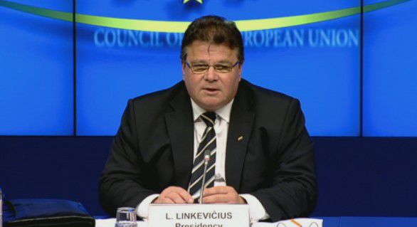 Ministrul a adăugat că Jirinovski este vizat de sancţiunile Uniunii Europene din septembrie şi nu va putea intra pe teritoriul blocului comunitar.