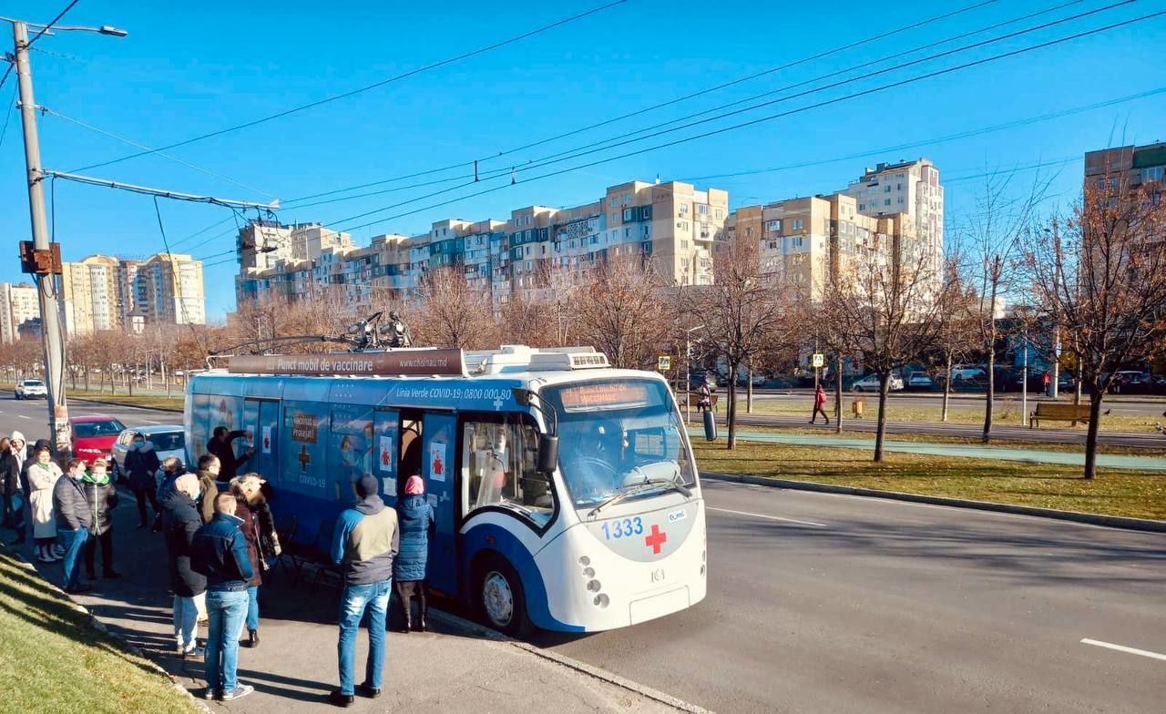 Мобильные пункты вакцинации в столице находятся в Центре и на Рышкановке.