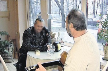 В разных городах Украины вновь появились предложения услуги собутыльника, а в Киеве даже планируют запустить специализированный сайт.