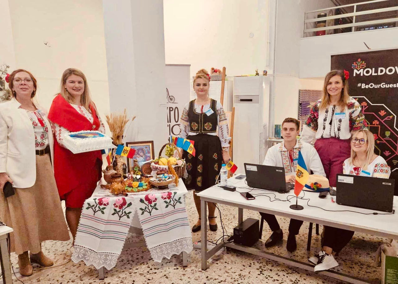 В Афинах молдаване голосуют в Casa Mare.