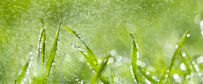 După trei zile de arșiță și temperaturi infernale, vremea ne dă una rece. Foto: incomemagazine.ro