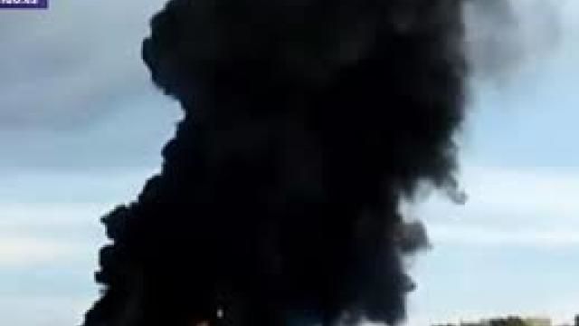 Cel puţin 30 oameni au fost răniţi în urma exploziei produse astăzi într-o fabrică de prelucrare a deşeurilor.