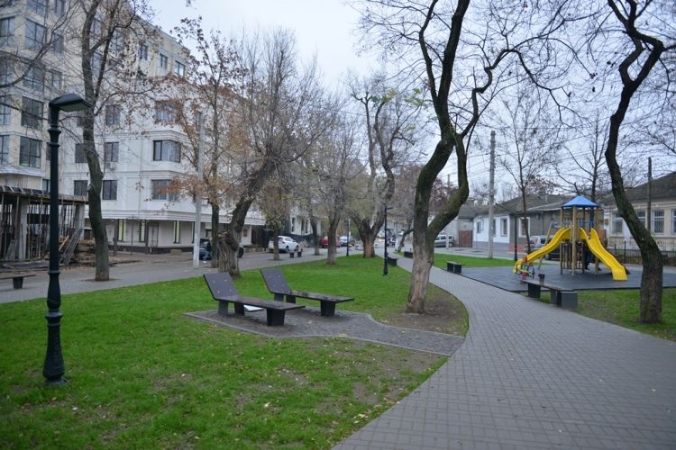 После реконструкции открылся сквер на ул. Георге Кошбука.