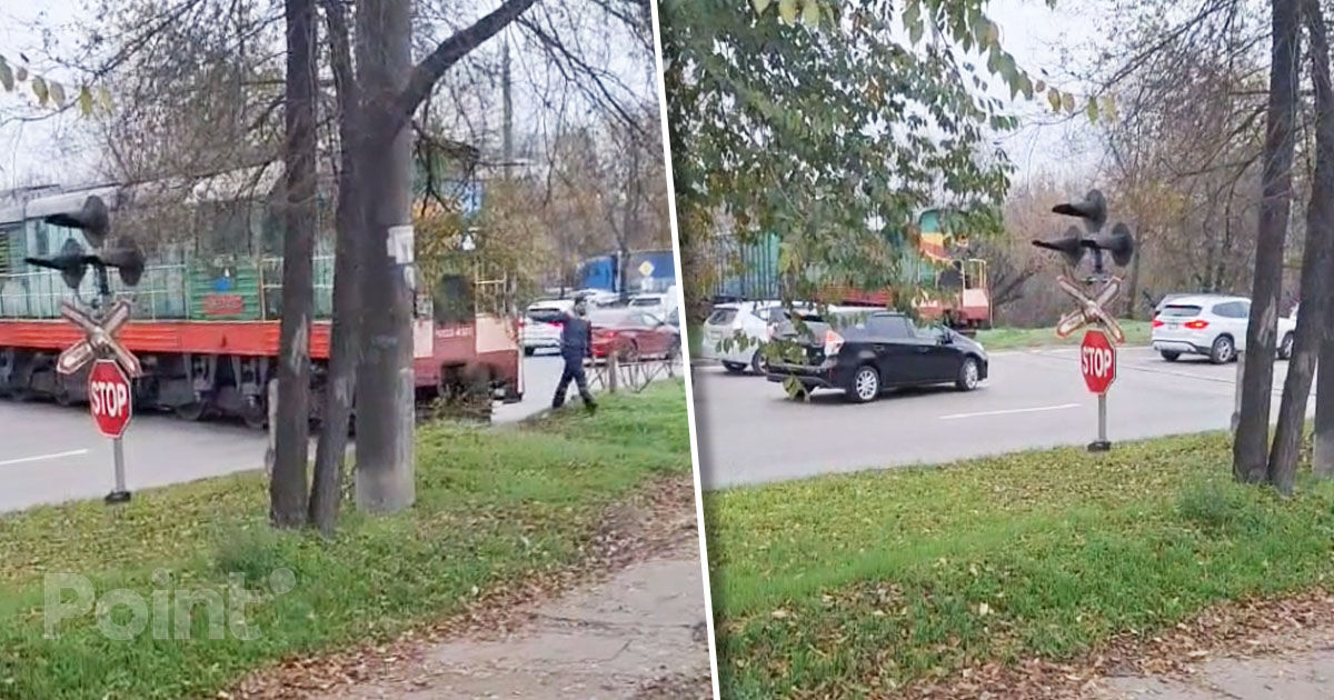 В Кишинёве водители пытались пересечь пути прямо перед приближающимся поездом.