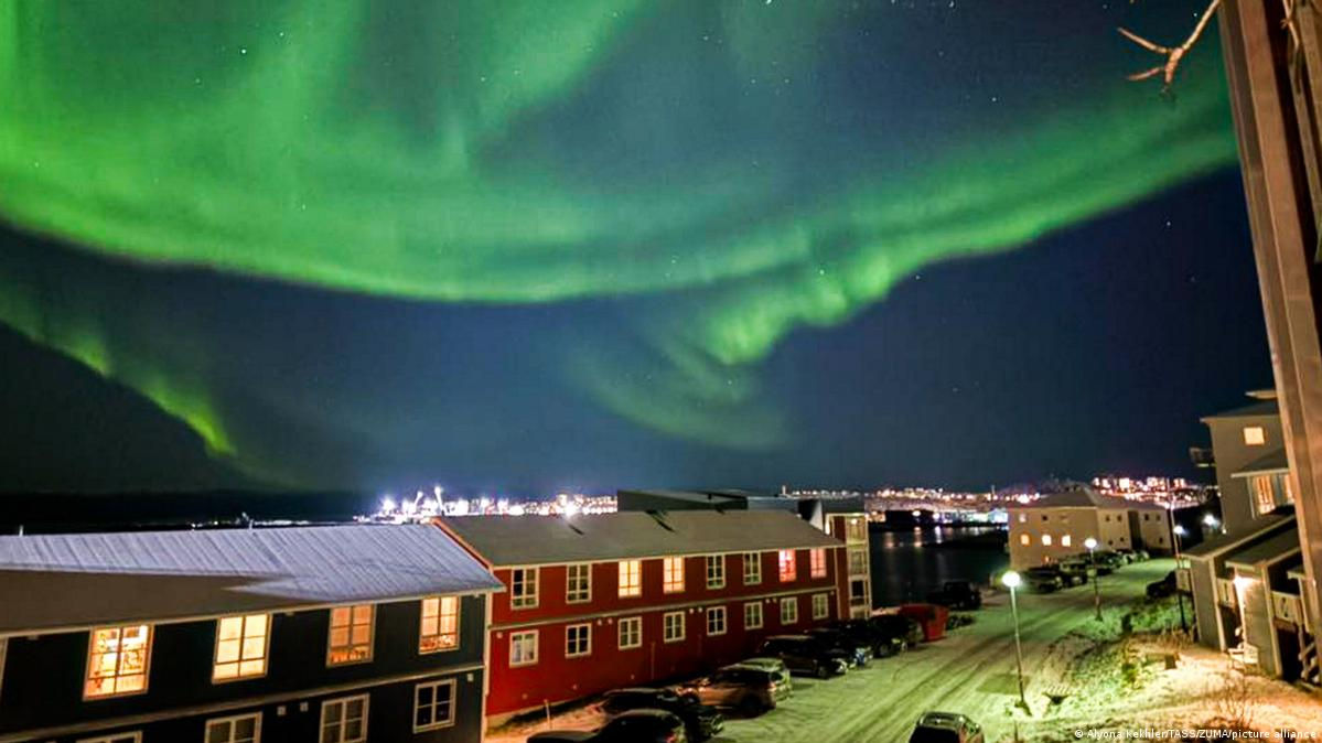 Aurora boreală, văzută în întreaga lume din cauza unei erupții solare anormale.