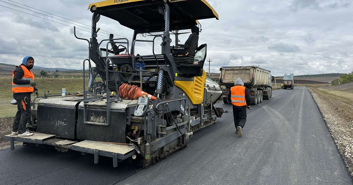Modernizarea drumului G65 avansează: Peste 45% din lucrări, finalizate.