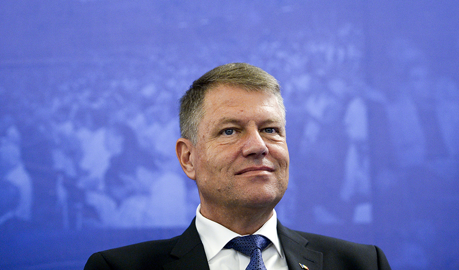 Klaus Iohannis: "Am castigat! Ne-am luat tara inapoi".
