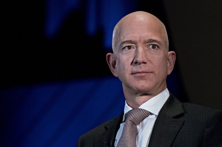 Основатель Amazon Джефф Безос покинет пост гендиректора компании.