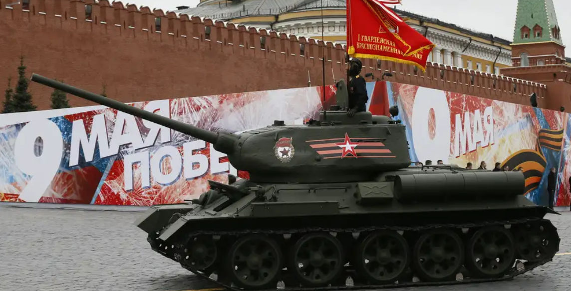 В регионах России отменяют парады ко Дню Победы.