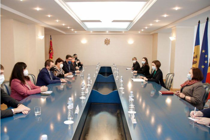 Глава государства провела встречу с группой итальянских и румынских парламентариев.