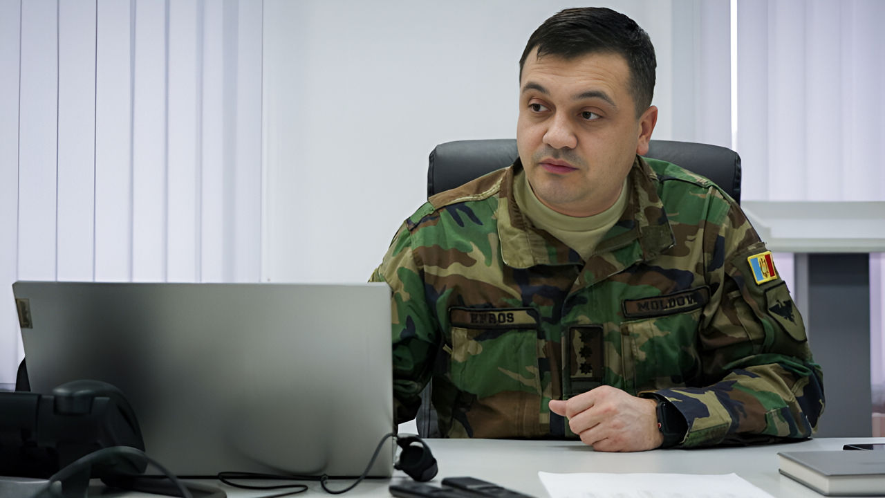Ефрос: Обсуждаем с Минфином повышение зарплат полицейским в 2024 году.