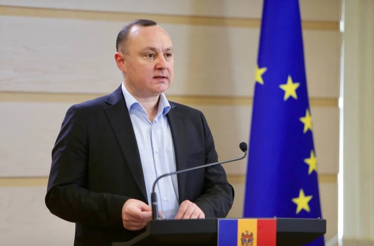 Вице-спикер парламента, лидер фракции социалистов Влад Батрынча.