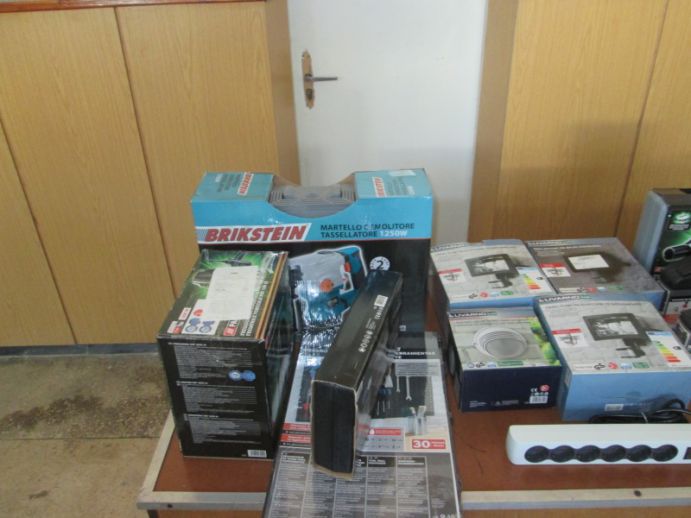 În ambele cazuri, marfa a fost confiscată, iar şoferii se vor alege cu amendă în mărime de trei mii de lei.