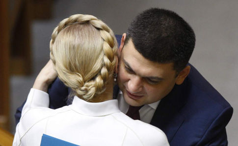 Гройсман обвинил Тимошенко в наживе на низких газовых тарифах.