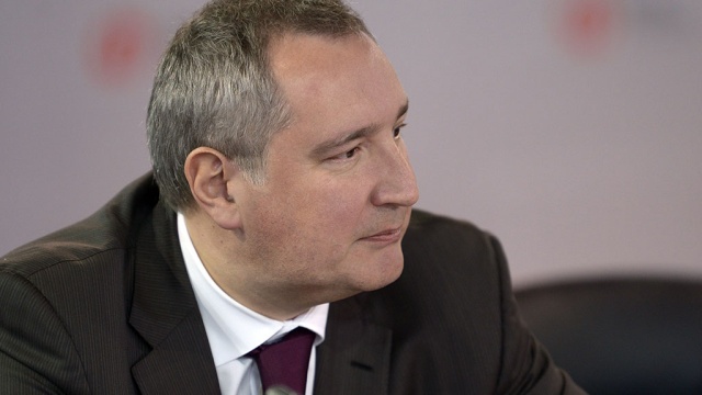 Принудительно сажать самолет, на борту которого находится несколько членов правительства РФ, с использованием боевой авиации — это «за пределом шуток всяких и полусерьезных разговоров».