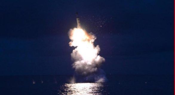 Coreea de Nord a lansat trei rachete în Marea Japoniei