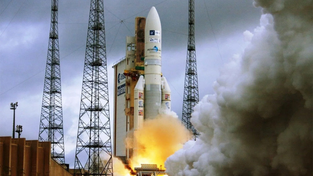 Ракета Ariane 5 вывела на орбиту первый перепрограммируемый спутник связи.