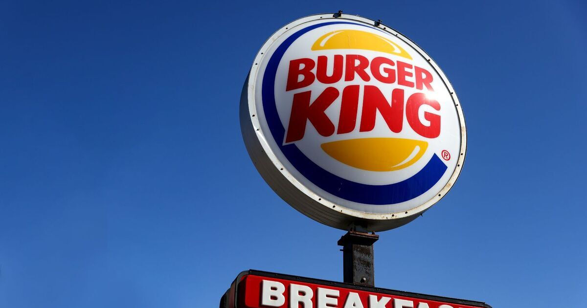 Burger King раздал бесплатные вопперы за татуировку.