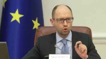 «Сначала должно быть заключено соглашение о поставках газа по справедливой рыночной цене, затем мы оплатим долг за газ», — сказал Яценюк.