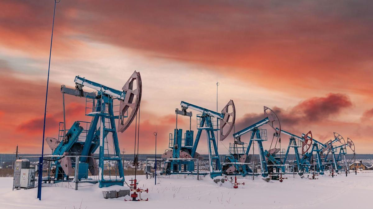 UE va reduce plafonul prețului petrolului rusesc la 44,1 dolari pe baril începând cu luna februarie.