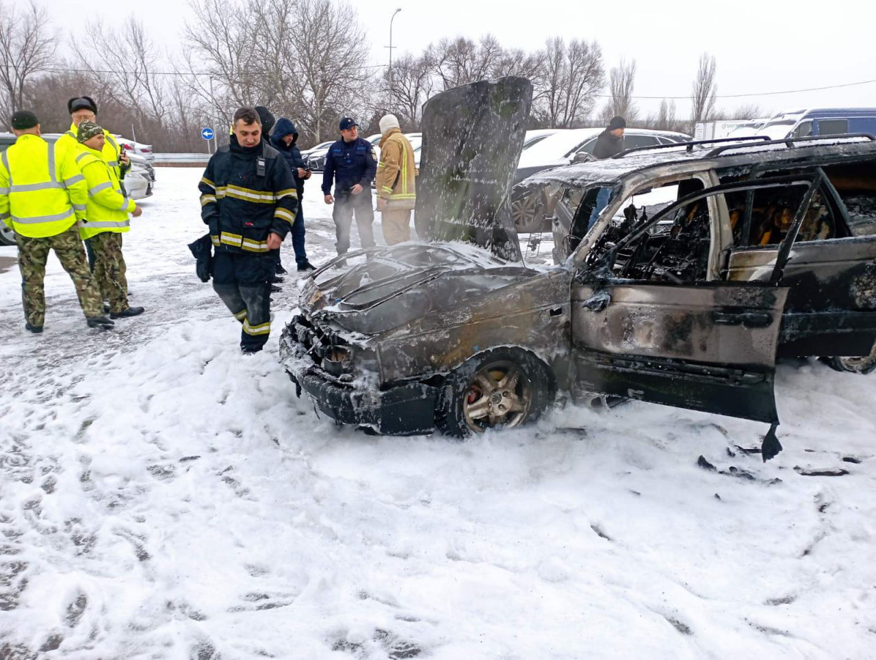 На парковке возле Кишиневского аэропорта сгорел автомобиль.
