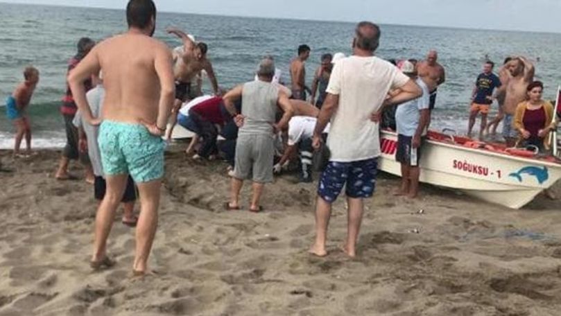 Родственники утонувшей девушки: Она скончалась по дороге в больницу.