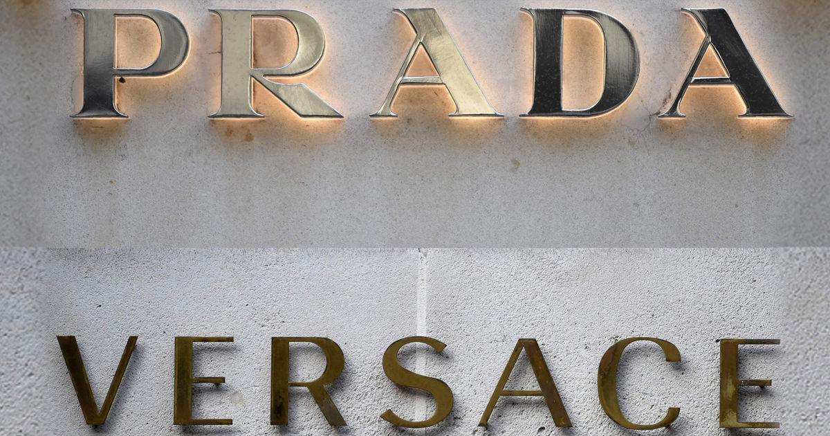 Prada покупает Versace за $1,4 миллиарда.