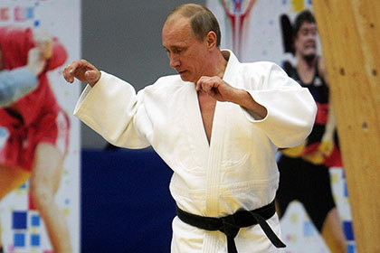 Путин — мастер спорта по дзюдо и самбо.