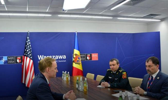 Анатол Шалару встретился в Варшаве с помощником замминистра обороны США. Фото: army.md