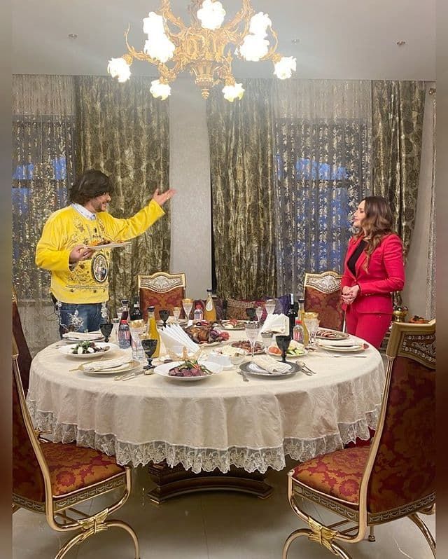 Телеведущая Оксана Марченко пришла на день рождения Филиппа Киркорова.