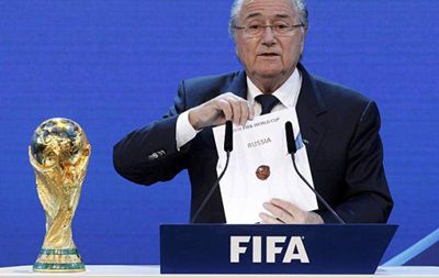 Расследование коррупции в FIFA также касается и ближайших двух мундиалей.