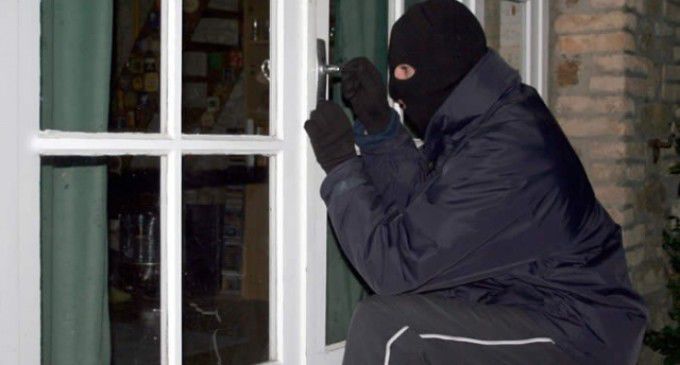 Oamenii legii nu au reuşit deocamdată să ia urma infractorilor. Foto: canal2.md