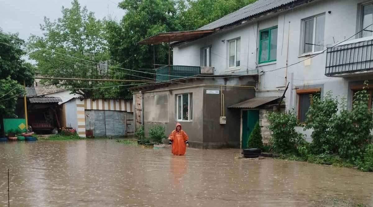 Ceban: Primăria Chișinău va ajuta la lichidarea consecințelor ploilor torențiale din Durlești.
