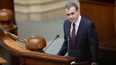 Fostul ministru de Finanţe al României Darius Vâlcov a rămas fără imunitate.