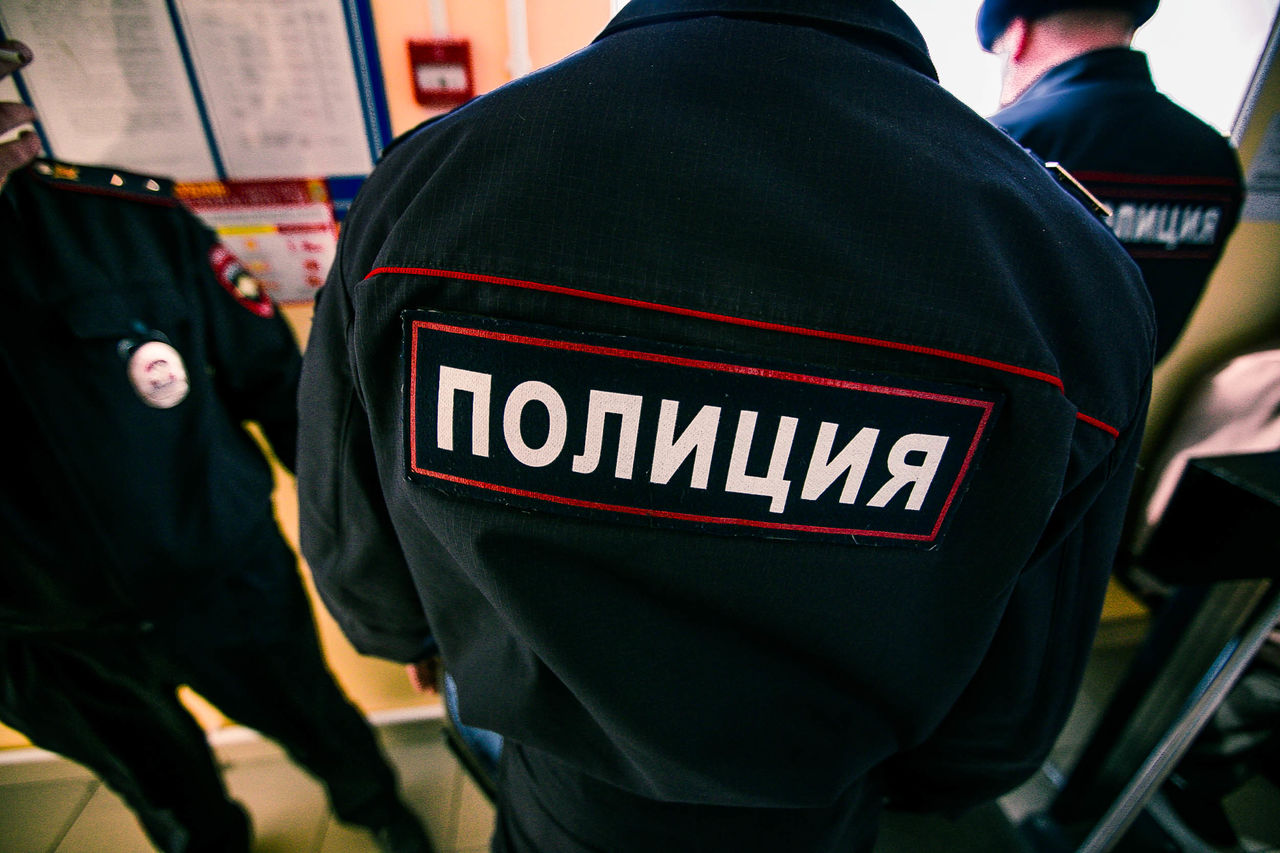 Во Владивостоке пьяный дебошир бросался на санитаров, а затем стрелял в полицейских из ружья
