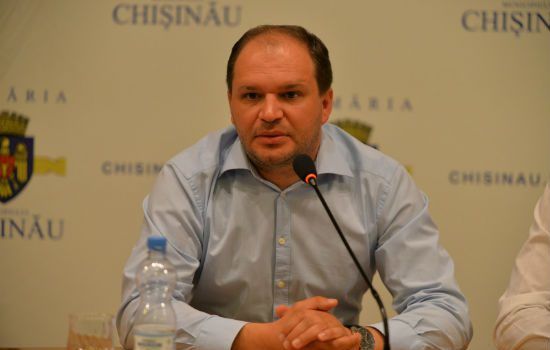 Глава фракции ПСРМ в мунсовете столицы Ион Чебан.