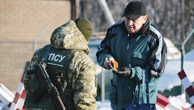 В Киеве уточнили условия допуска россиян на Украину.