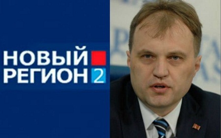 Шевчук добродушно заявил, что хочет прийти в редакцию «на чашечку чая», но потом внезапно поинтересовался зарплатами в «НР» и тем, платит ли агентство налоги и оплачивает ли аренду помещения.