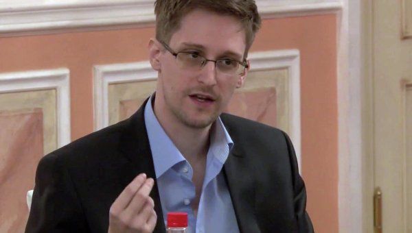 Эдвард Сноуден согласится на экстрадицию в США, если власти обеспечат ему справедливое судебное разбирательство.