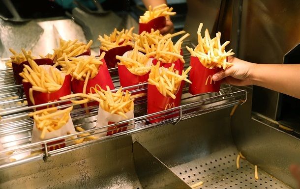 McDonald’s полностью перейдет на переработанные материалы.