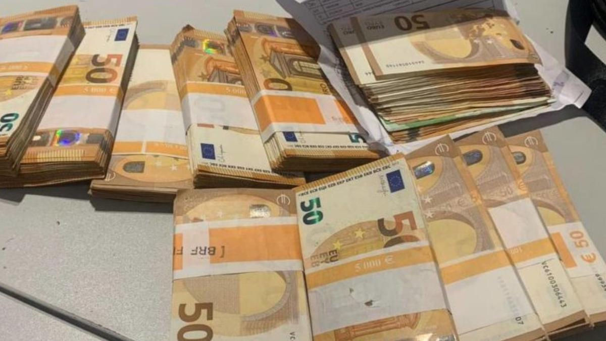 45.000 de euro și 95.000 de lei, furați de la un locuitor din Fălești.